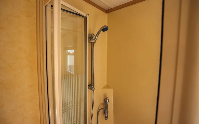 Lochlands 2BR Family Caravan - Pets - Play Park