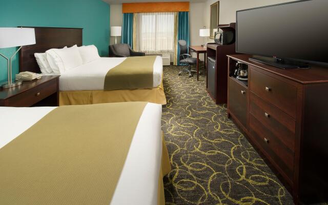 Holiday Inn Express & Suites DFW - Grapevine by IHG
