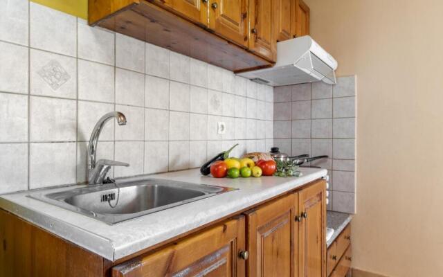 Apostolos Apartment 6