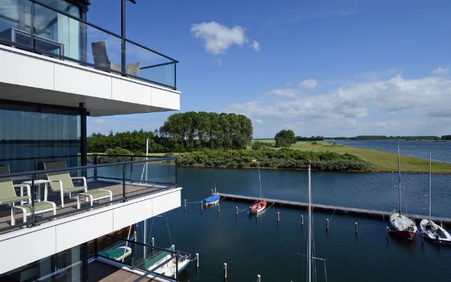 Contemporary Apartment in Kamperland Near Lake