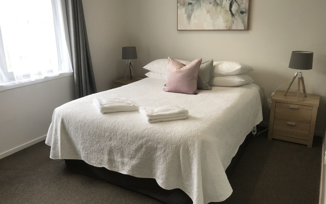Rose Apartments Unit 2 Central Rotorua- Accommodation & Spa – Guest Rooms – Rotorua