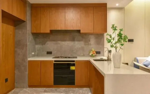 Baichen Executive Apartment (Shenzhen International Convention and Exhibition Center)