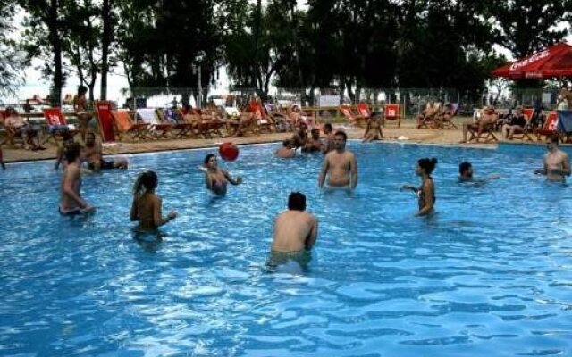 Silver Beach Retro Hotel