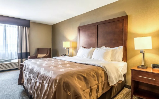 Salem Inn & Suites