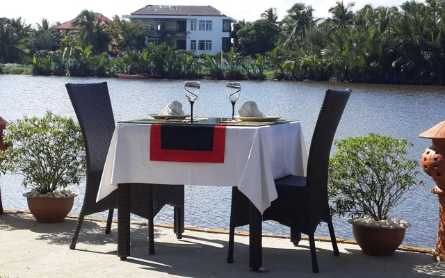 Riverside Garden Villas