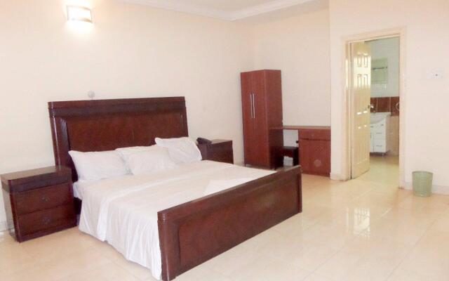 Emars Hotel & Suites