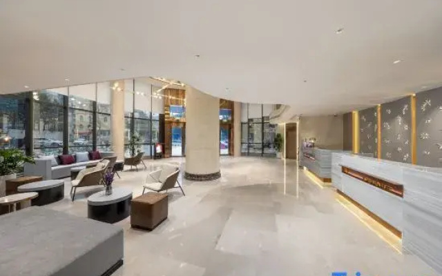Lavande Hotel (Chongqing Kaizhou New Century Pedestrian Street)