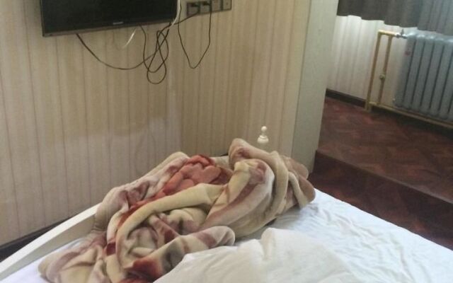 Longbai Business Hotel