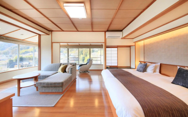 Shimobe Hotel