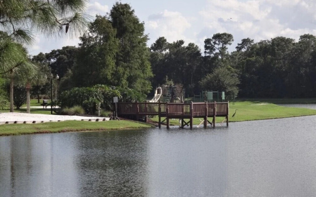 Lake Berkley Lake Front Oasis - Three Bedroom Home