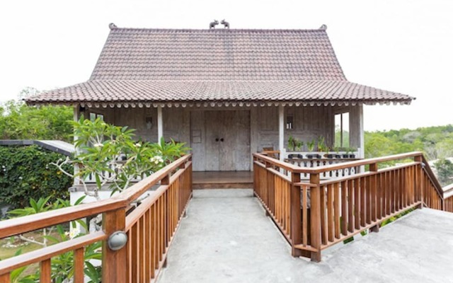 The Uluwatu Peak