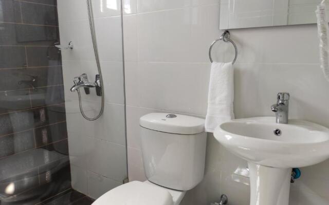Gated community with 24/7 security pool fast WiFi