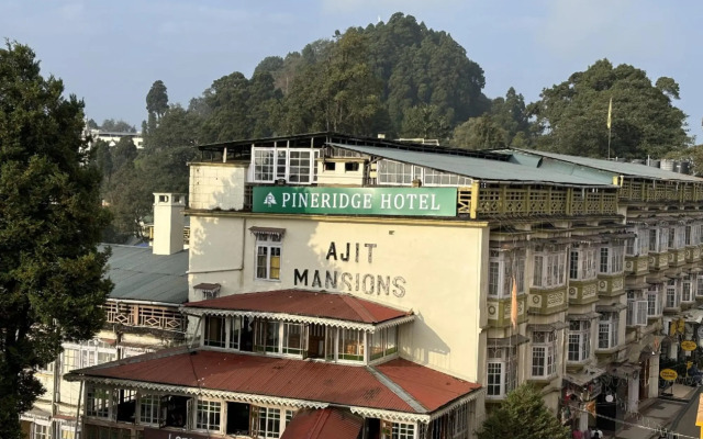 Pineridge Hotel