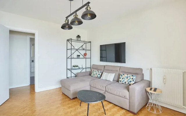 2 Bedroom Flat Centre de Paris - Eiffel Tower View