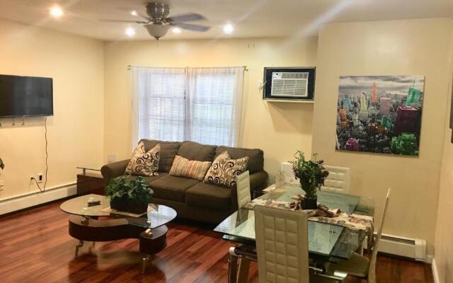 Private Garden Apartment