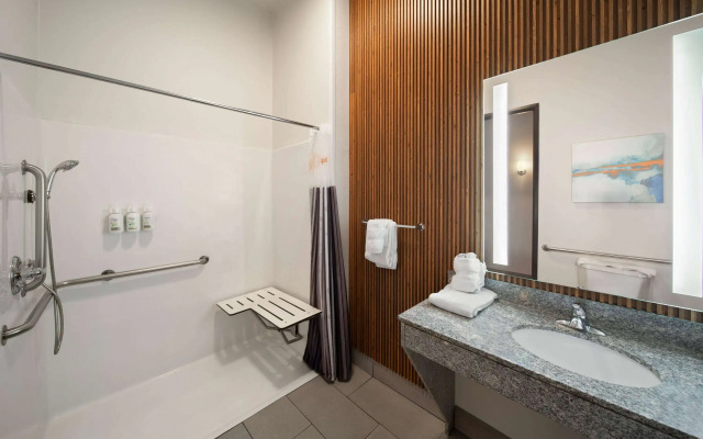 La Quinta Inn & Suites by Wyndham Austin NW/Lakeline Mall