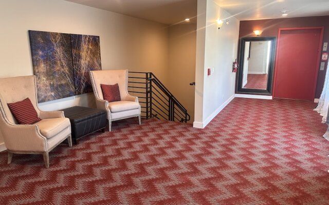 Lakeview Hotel