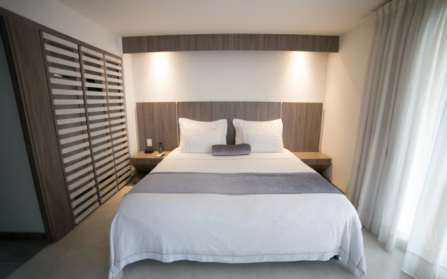 Aparta Suites Torre Poblado