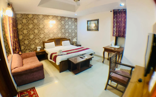 Kashish Residency & Banquet
