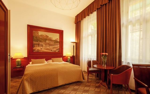 Comfort Double room with courtyard view (full double bed) (queen size bed)