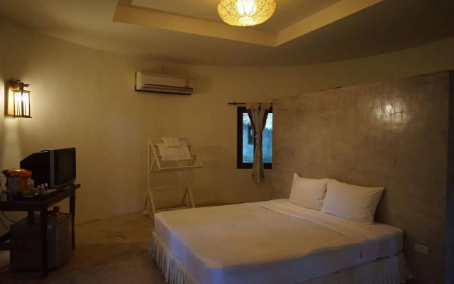 The Tropical Beach Resort