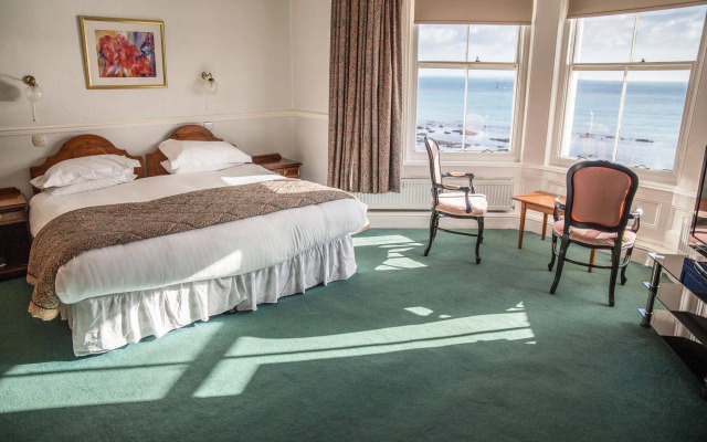The Queens Hotel