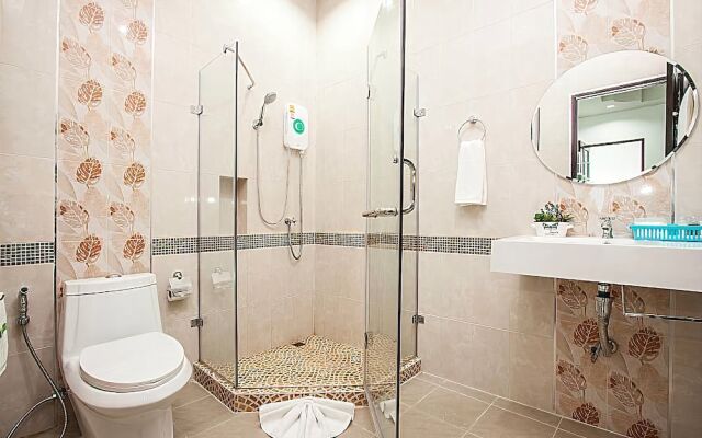 Baan Kiet 3 7 units 2 Bedroom Jacuzzi Townhomes