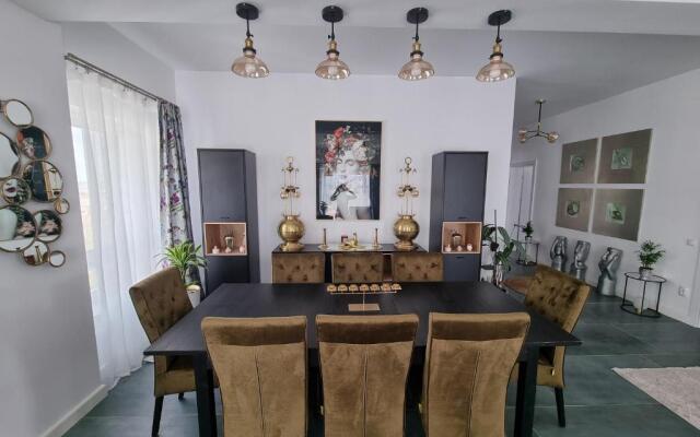 Angel's Penthouse Residence
