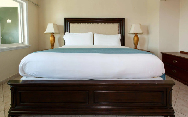 The Sea Lord Hotel & Suites (Adults Only)