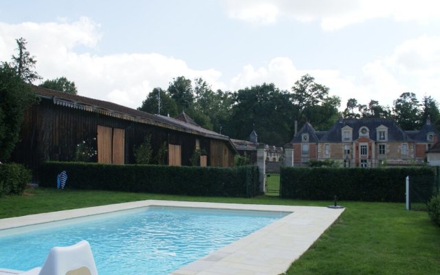 Holiday Home with Swimming Pool on the Estate of a Noble Castle Near Nettancourt