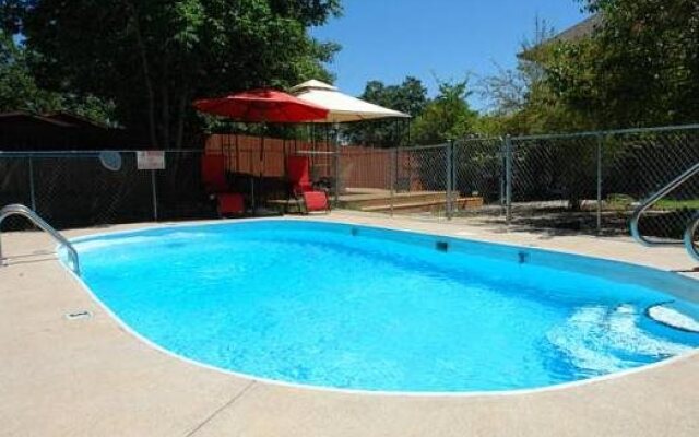 Branson Vacation Inn and Suites