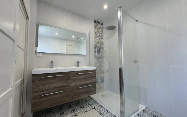 Home in Le Mans Near 24 Hours Circuit