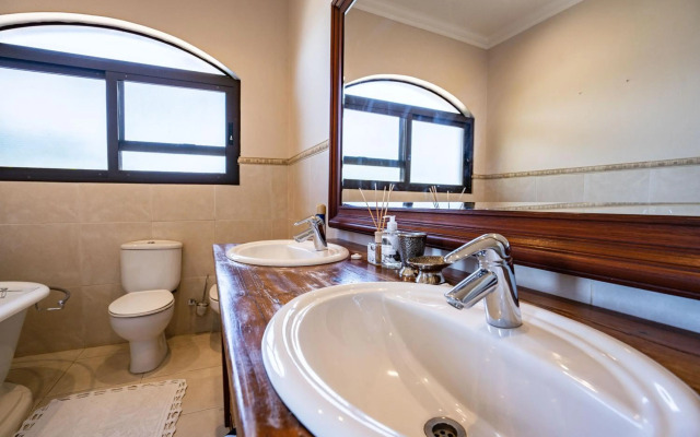 6 Bedroom Tuscan Styled Home in Umdloti Beach