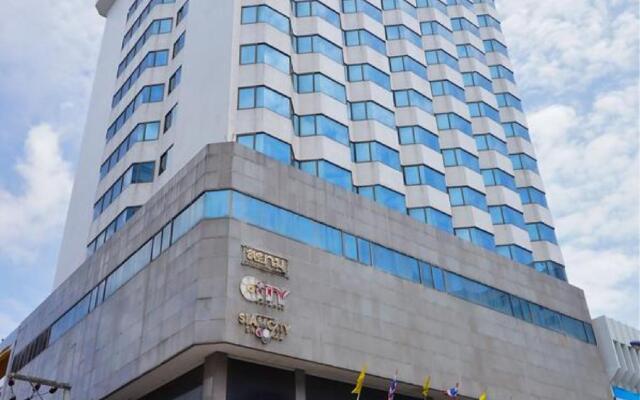 Siam Center Halal Hotel