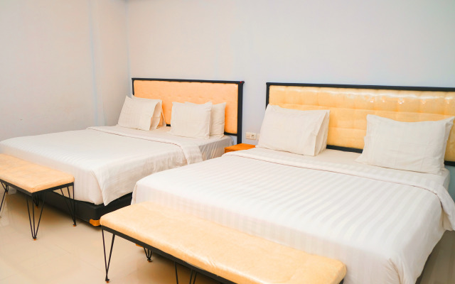 De La Charis Hotel by Waringin Hospitality