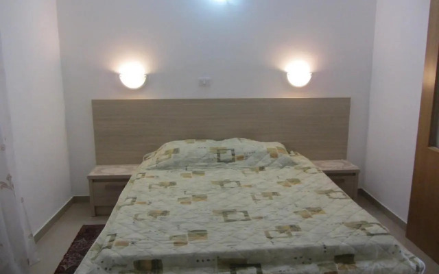 Apartment on Vitodolska 4