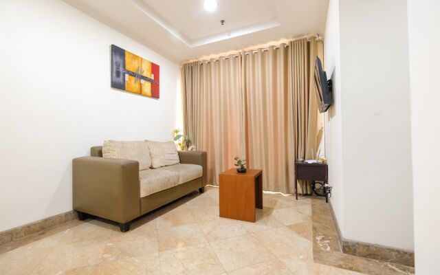 Spacious Riverside Pluit Apartment