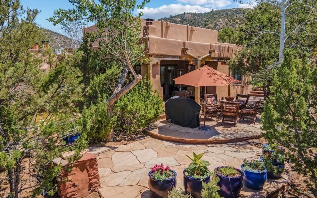 Casa Ladera - Enchanting Home, Nestled in Foothills With Spectacular Views