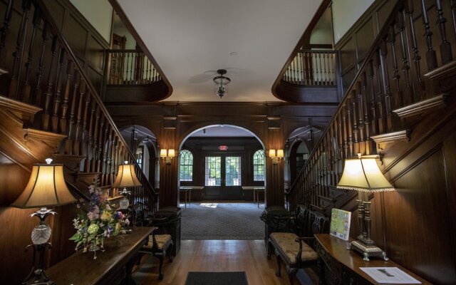Surrey-Williamson Inn