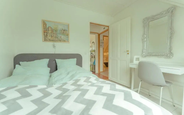 Great 3 BR Loft Apt - Views-Free Parking