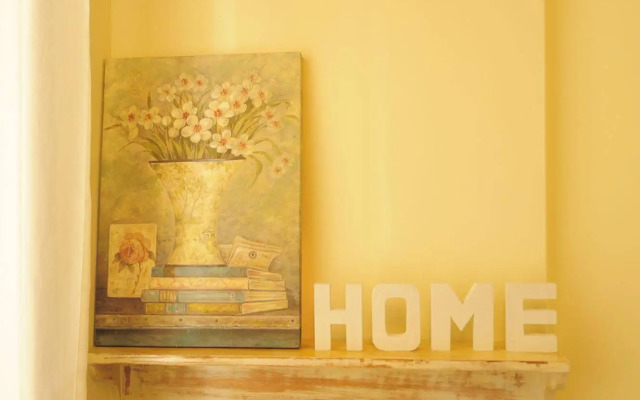 Antique's home