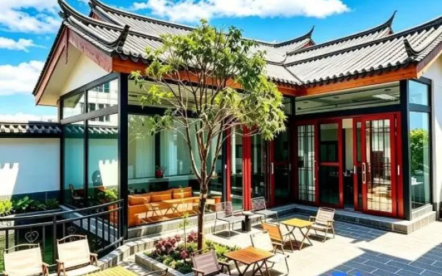 SnowPeak StarSnow Inn · Sunset Terrace Courtyard, Shuhe Ancient Town – Outside – Lijiang
