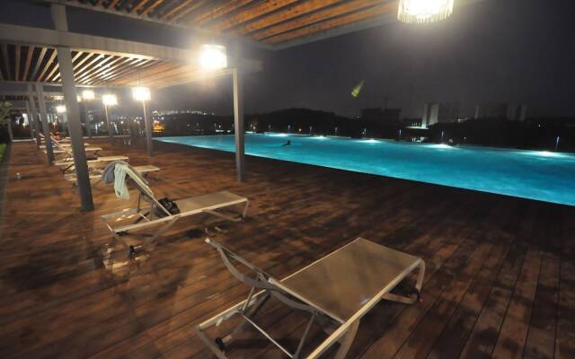 Kenwingston Square Garden by IdealHub