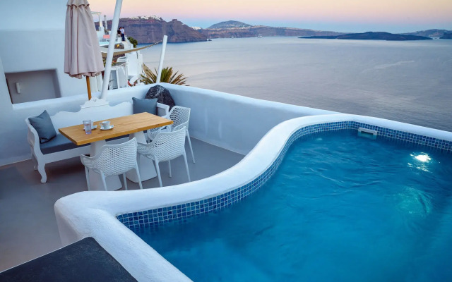 Allure Breeze Suites