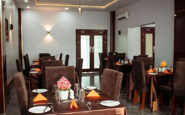 De Baylux Hotels & Suites