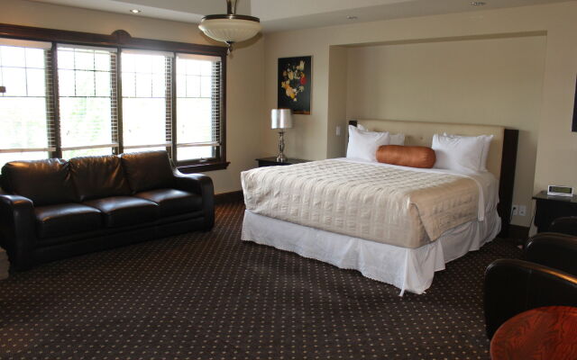 Westmount River Inn