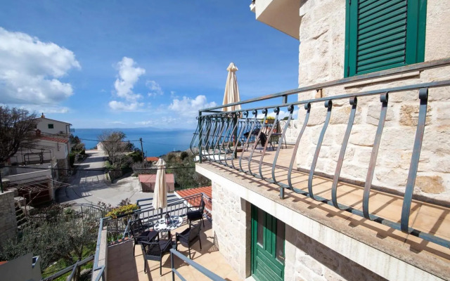 House Mario in Podgora, jacuzzi