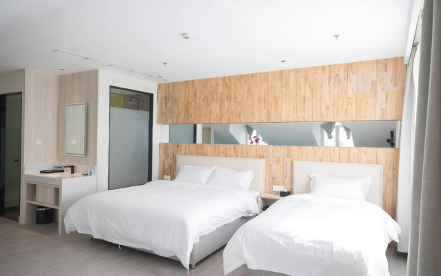 Beijing Saga Hotel