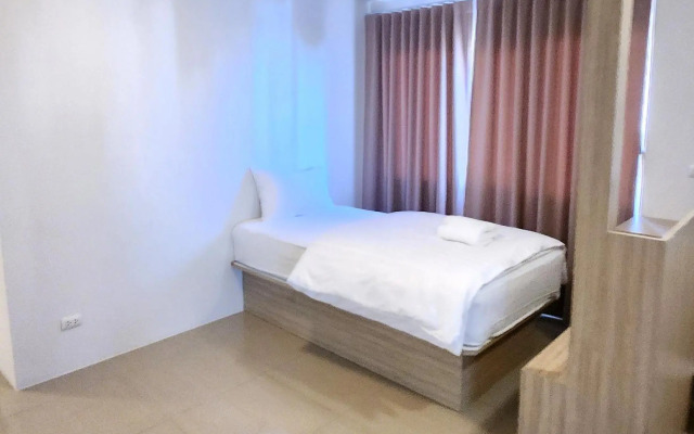 Prom Ratchada Hotel