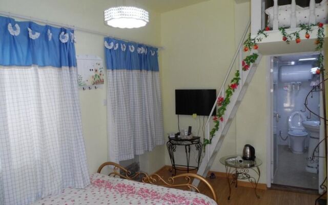 Romantic Huayuan Inn